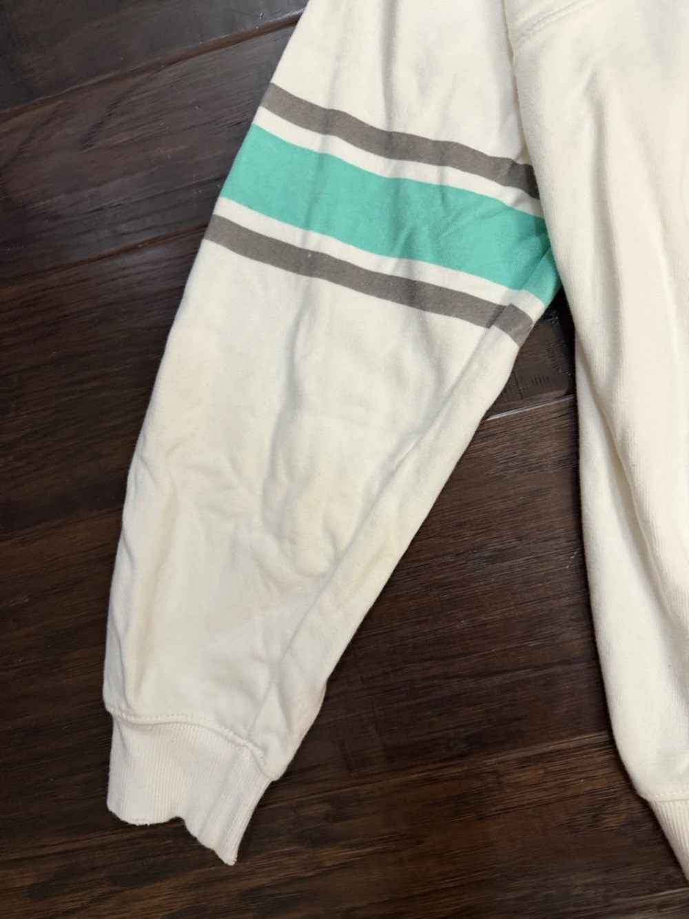 Wildfox Sweatshirt White Pullover with Black Logo Tag - Picture 3 of 14